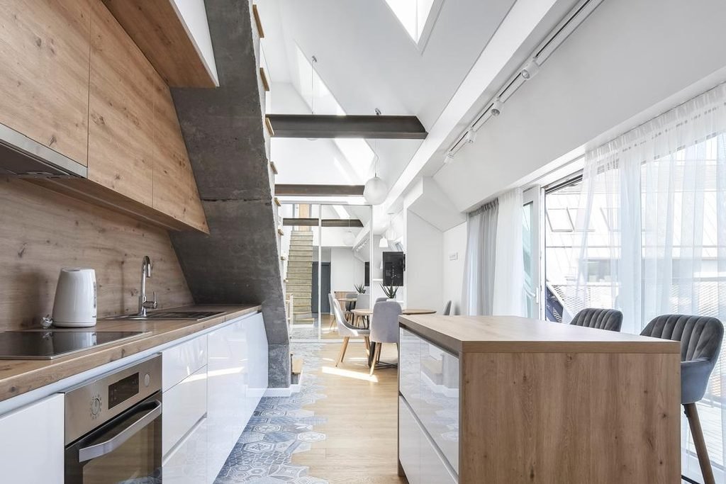 Helle Dachgeschosswohnung mit eigener Terrasse – Foto 11