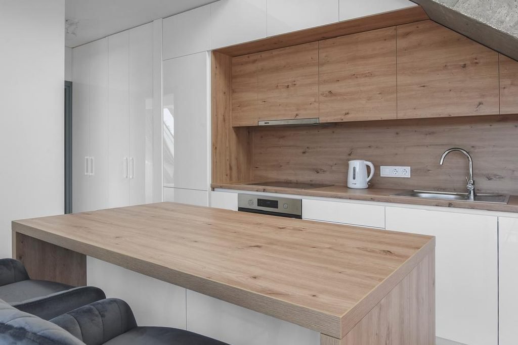 Helle Dachgeschosswohnung mit eigener Terrasse – Foto 4