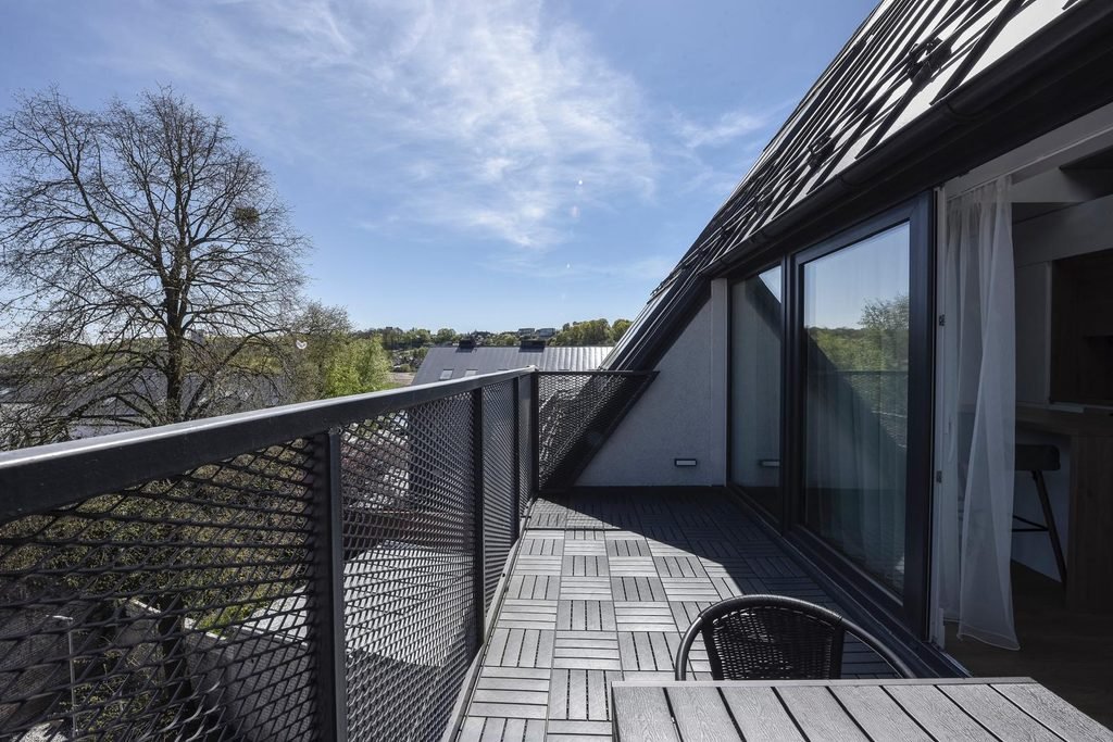 Helle Dachgeschosswohnung mit eigener Terrasse – Foto 5