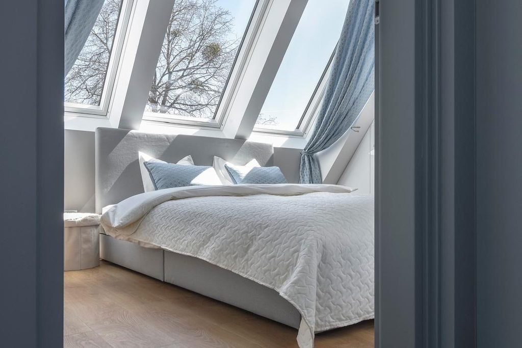 Helle Dachgeschosswohnung mit eigener Terrasse – Foto 10
